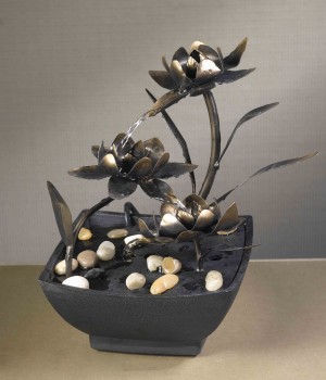 Cadono Metal Flower Tabletop Fountain