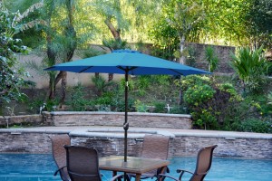 6.5FT x 10FT Aluminum Patio Market Umbrella Tilt with Crank - Turquoise Fabric/Black Pole